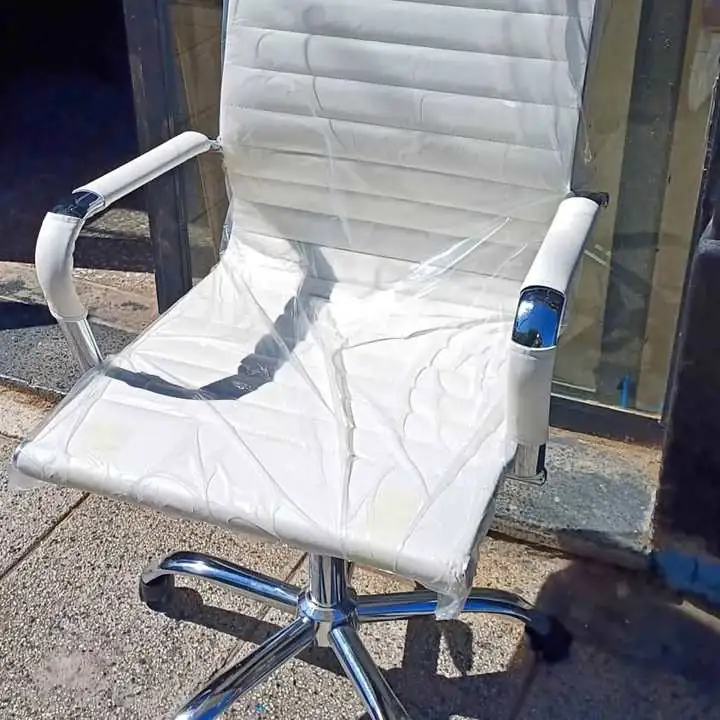 Silla de oficina cromada