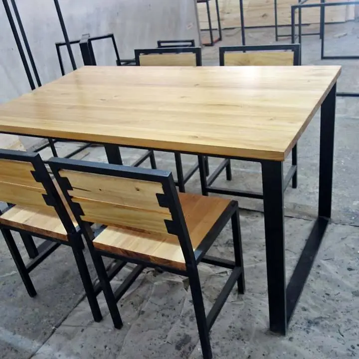 Juego de comedor estilo industrial