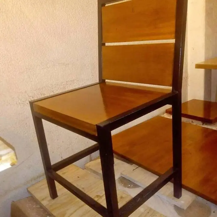 Sillas , banquetas y barras para bar