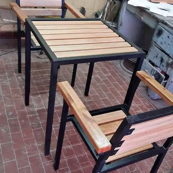Mesas y sillas para bar