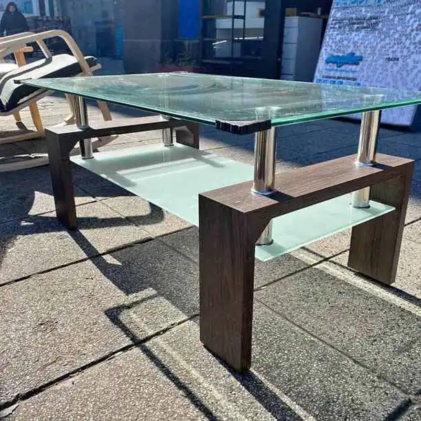 Mesa ratona de vidrio