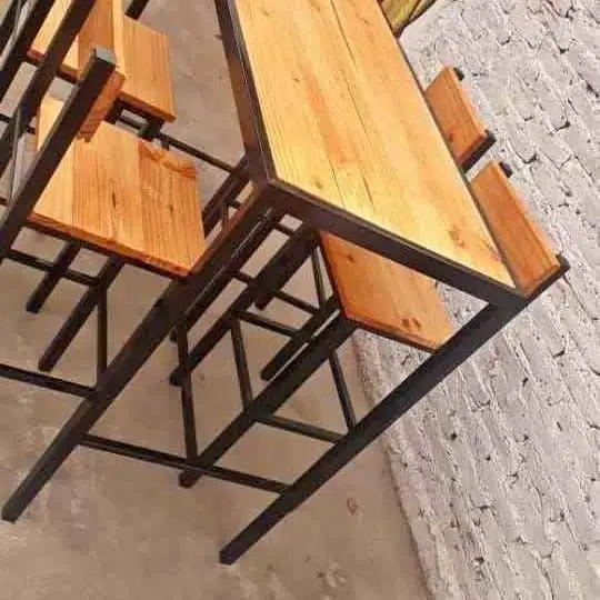 Mesas ,sillas , banquetas y barras para bar y cervecerías . Consultar precios por mayor y menor