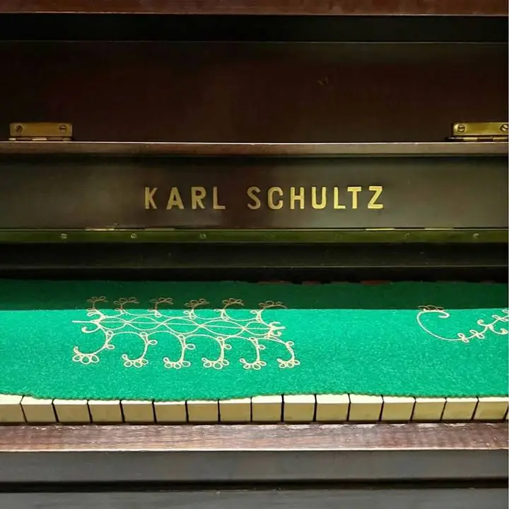 Piano karl schultz