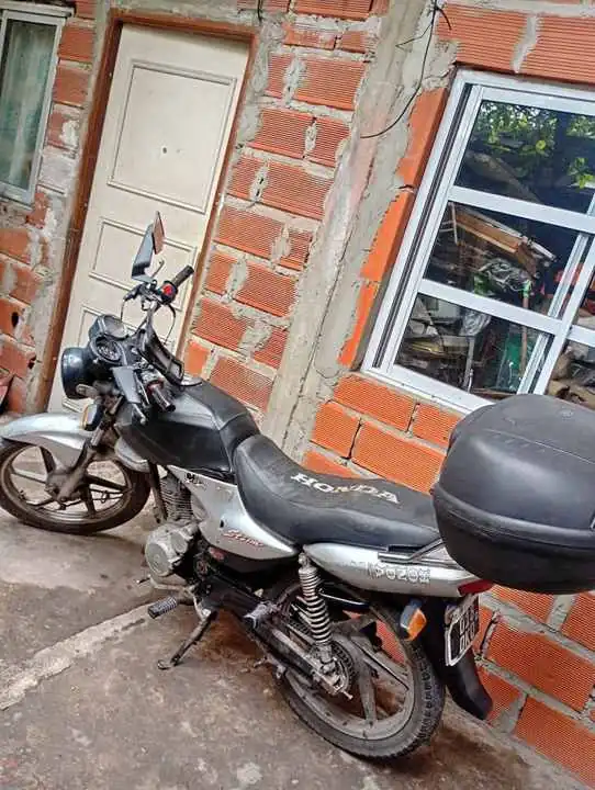 Vendo honda storm 125 modelo 2009 soy titular tdo al dia