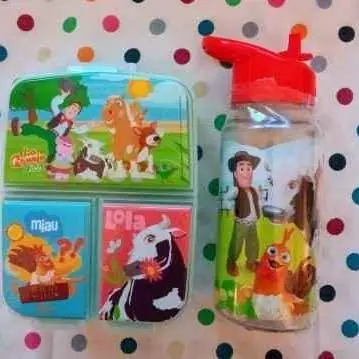 Botellitas con pico antiderrame Disney hermetico con div..cajita sandwichera...bowls