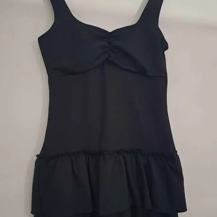Vestido de mujer con volados