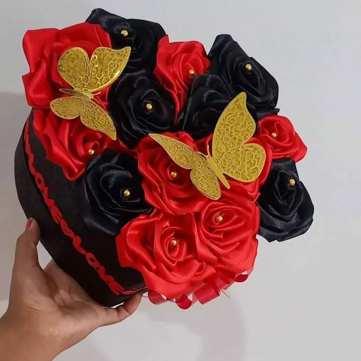 Regalos perzonalizados con rosas eternas