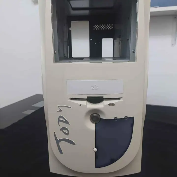 Gabinete pc antigua impecable