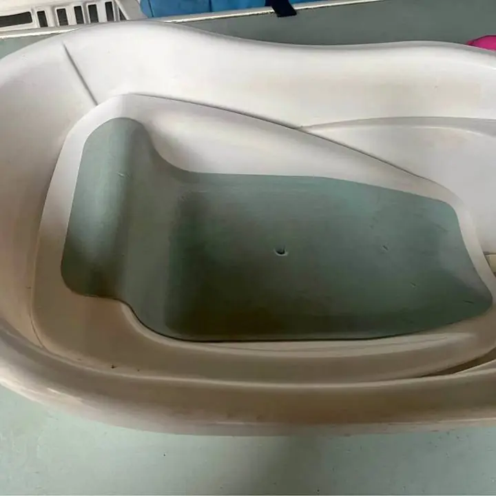Bañera para bebé con base de apoyo