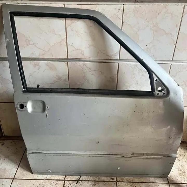 Puerta Fiorino fire 1.3 lado acompañante