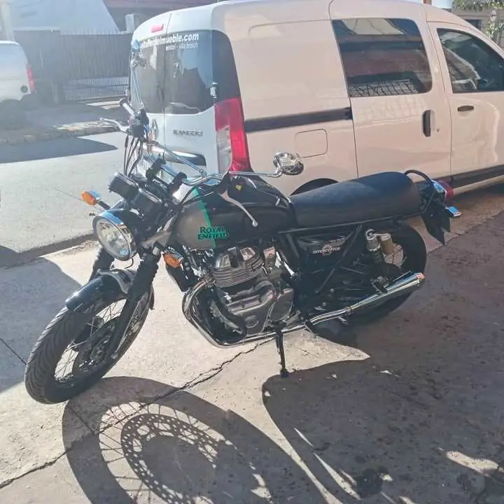 Royaĺ enfield 650 impecable titular usd