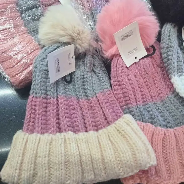 Gorros lana pompón