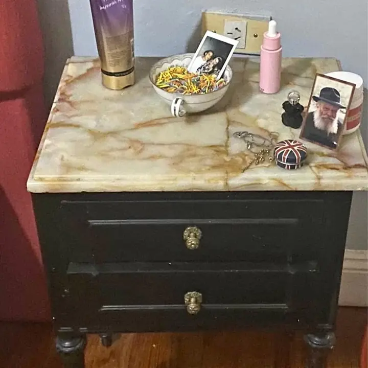 Mesa de luz con mármol