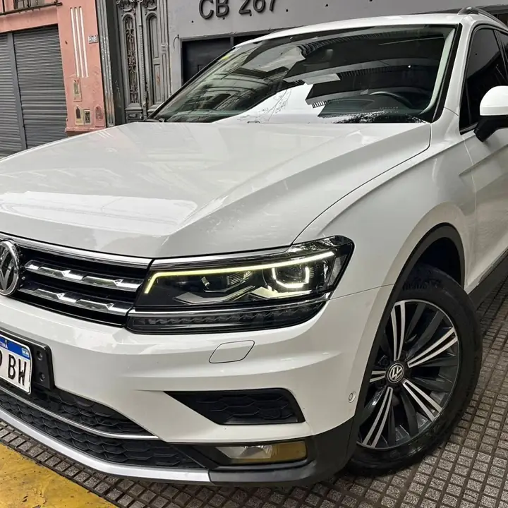 Volkswagen Tiguan Allspace 2.0 TSI Highline DSG 2018 - tracción 4MOTION - service oficiales