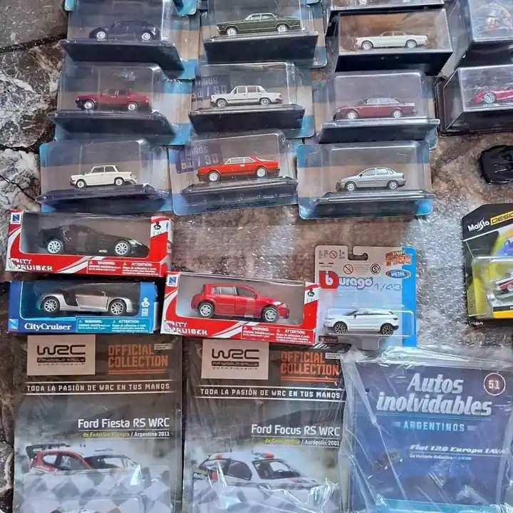 Autos Inolvidables y varias marcas