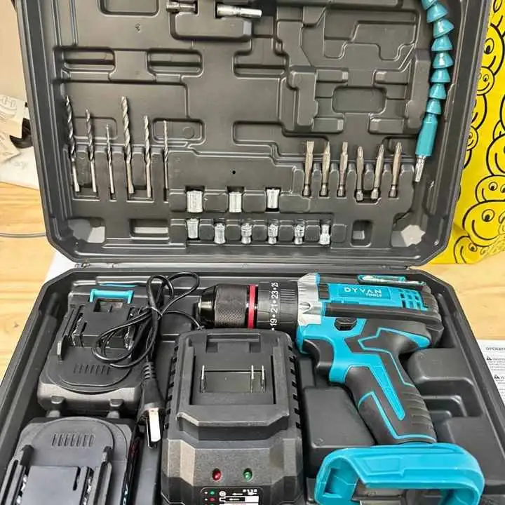 Taladro de impacto inalámbrico con accesorios