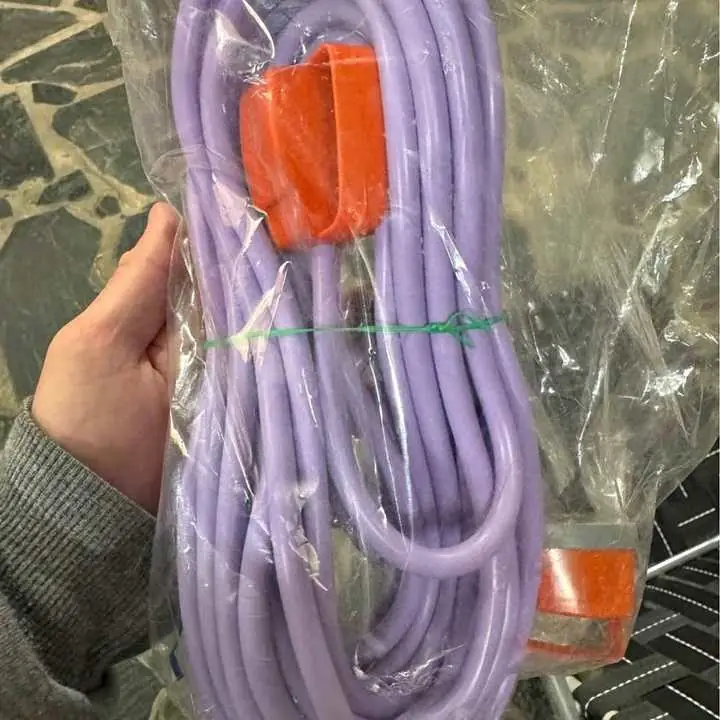 Alargue de 10 metros con cable 3 x 2 1/2