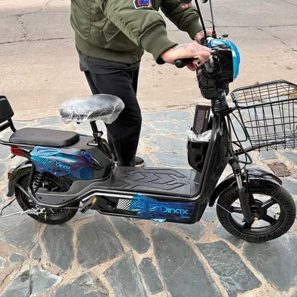 Bici moto eléctrica con pedales