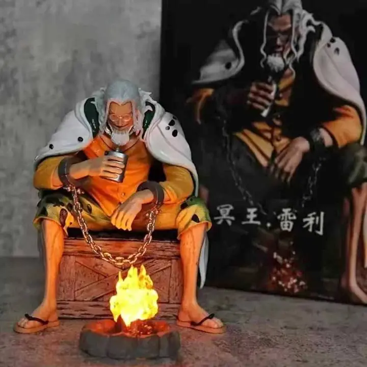 Silvers Rayleigh "Rey Oscuro" Figura con Luz 15cm en Caja Anime One Piece L3999