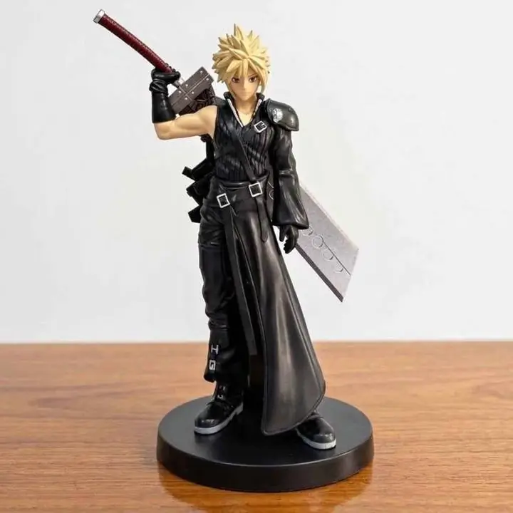 Cloud Strife Figura 17cm en Bolsa Videojuego Final Fantasy VII G5015