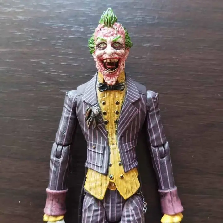 Joker Infected Figura 17cm en Bolsa DC Superhéroes Arkham Asylum DC010