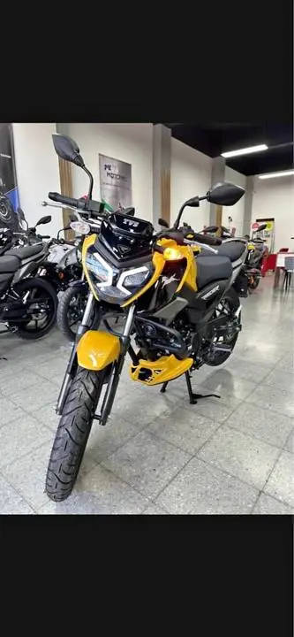 Ultimas unidades retira solo con el dni tvs rider 125 amarillo