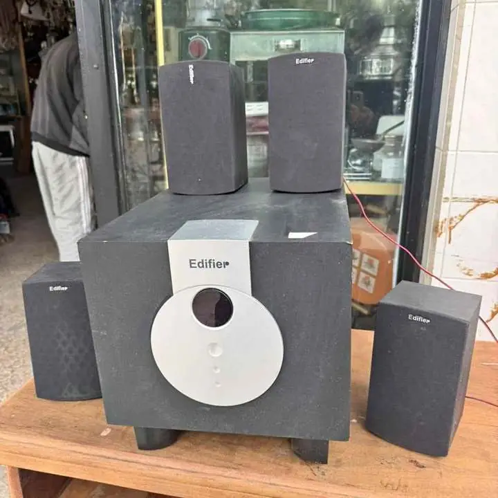 Home edifer 4.1 sistema de sonido subwoofer y 4 parlantes valor 95,000 ####