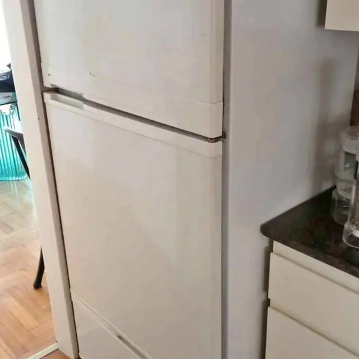 Heladera 3 fríos impecable valor 320,000 nuestro WhatsApp