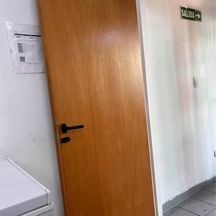 Purta de Madera usado pero como nuevo