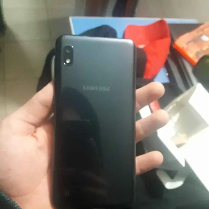 Vendo a10 astillado libre Escucho ofertas