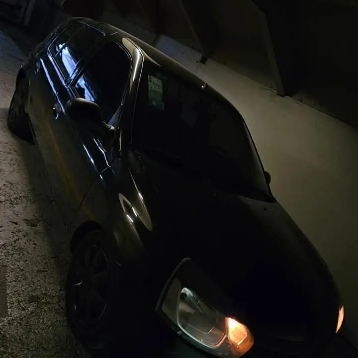 Vendo clio 2015 el más full carpeta completa debe multas y patentes