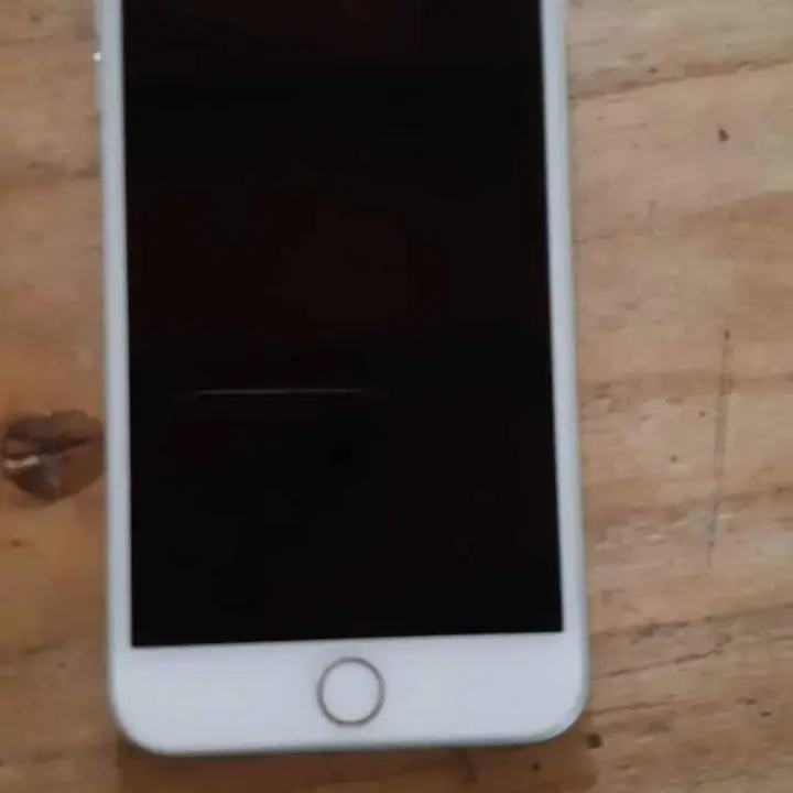 Vendo iPhone 7 plus 128 gb libre de todo permuto por moto pongo dife si lo vale