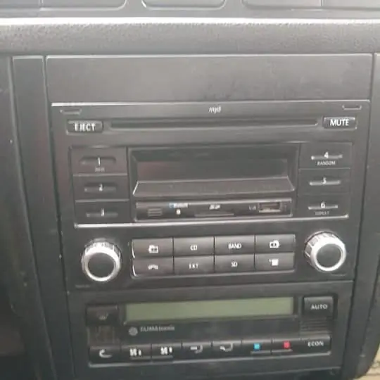 Stereo de bora tengo el código tiene bluetooth le anda todo