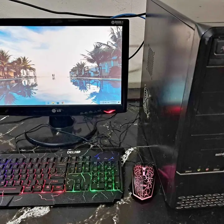 PC apu A6 7600K+8GB+ 1TB+ juegos+ LED 19+ Windows 11