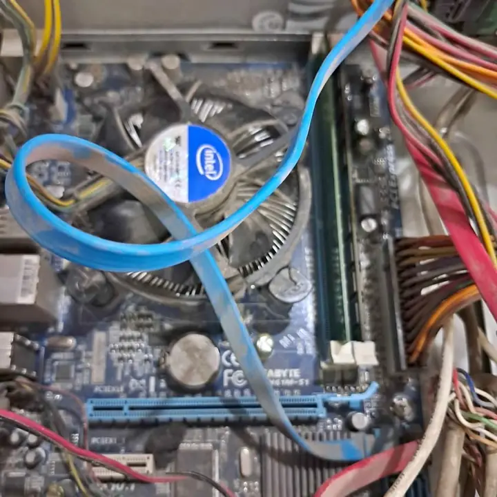 CPU I3 2120+ 2TB+ 4GB+ juegos + Windows 11 + minecraft freefire roblox
