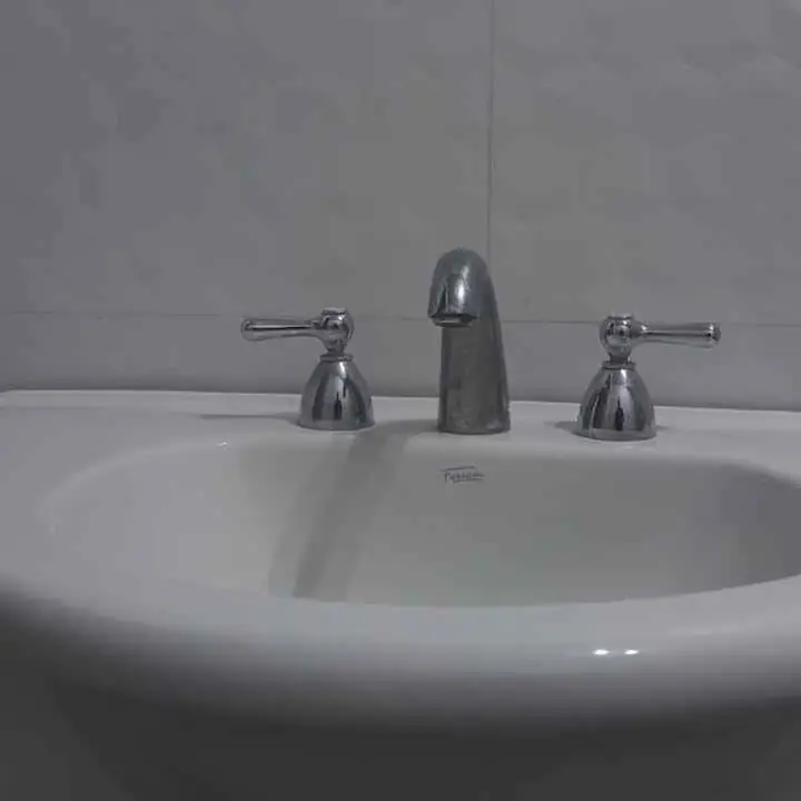 Venta de bacha + mueble + juego de canillas + mueble colgante con espejo y luz
