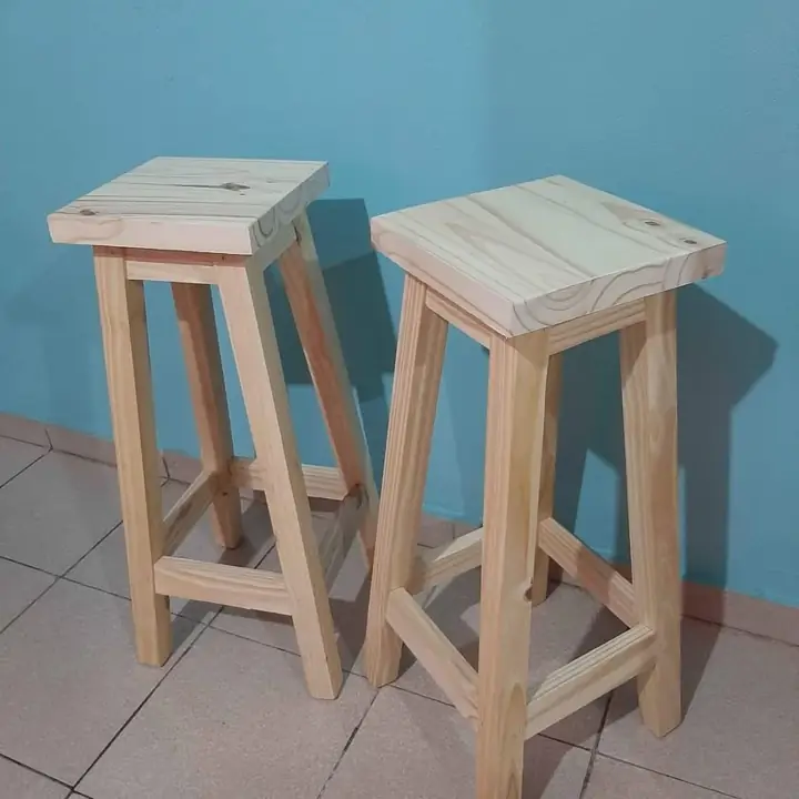 Banquetas de pino