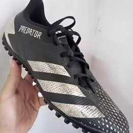 Botines Adidas Predator (talle 43)