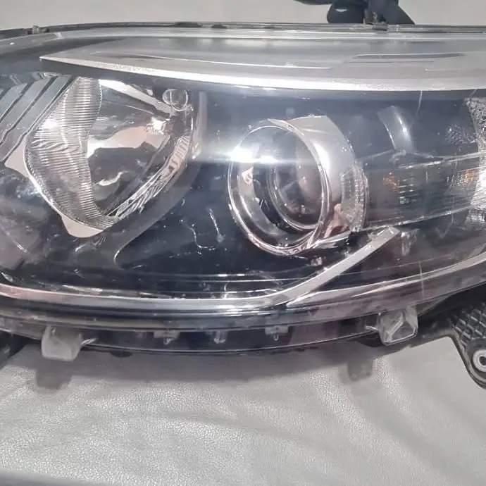 Optica Renault captur 2018 delantera izquierda usada