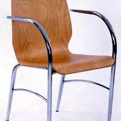 Sillón en madera de haya conformada