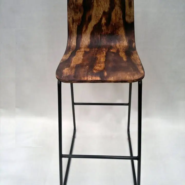 Banqueta silla alta madera conformada