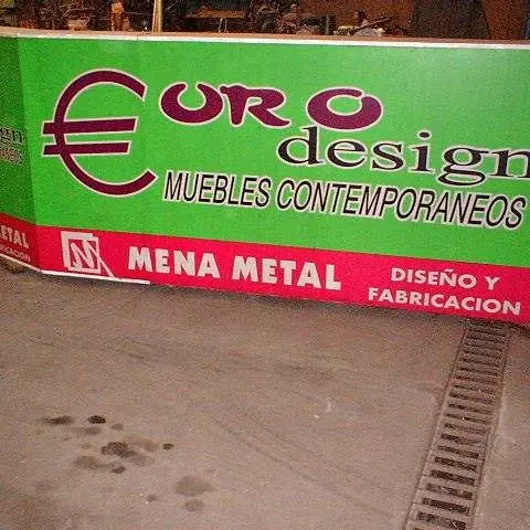 Cartel publicidad 3 vistas luminoso