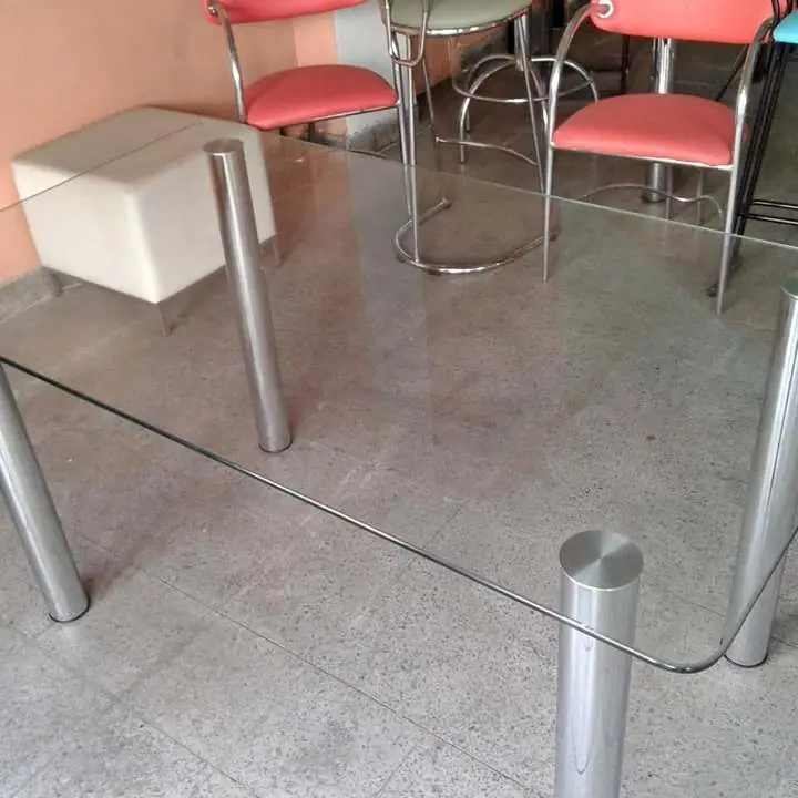 Mesa cristal rectangular patas soldadas