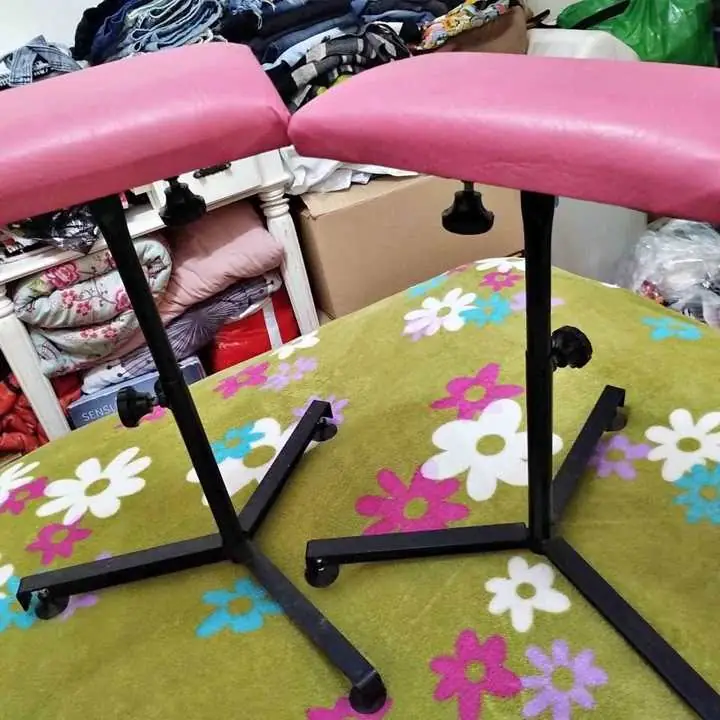 Apoya Pies Pedicura $35.ooo Es reclinable y desarmable, facil de transportar, muy poco uso. 113404