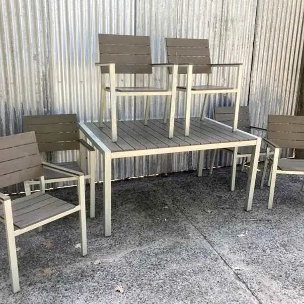 Juego de jardín estructura aluminio con plástico de primera calidad valor $800,000 más datos de este