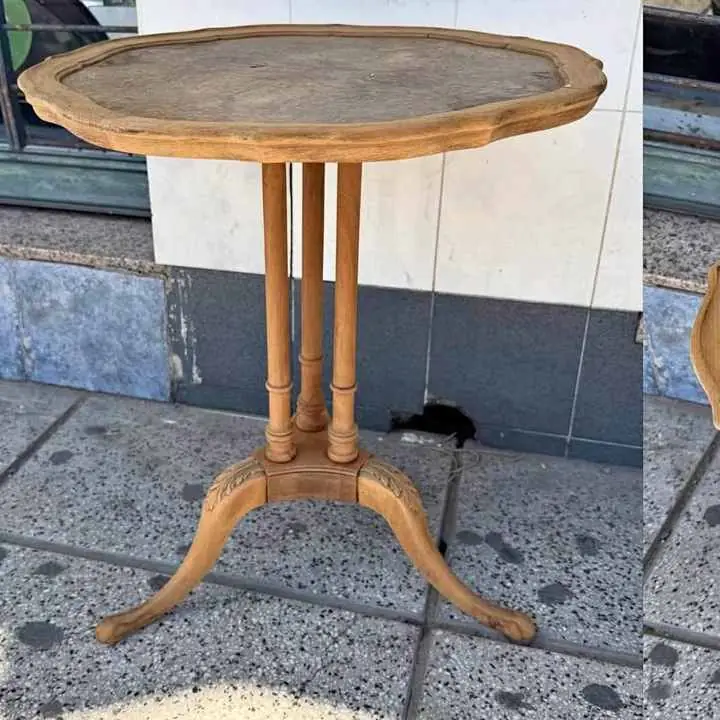 Mesa de sala antigua valor $100,000 más datos en la Fotos