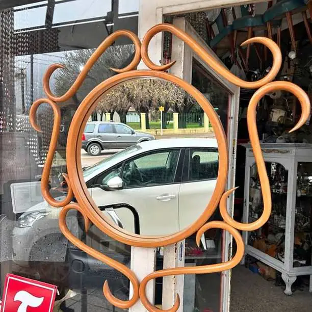 Espejo Thonet antiguo de diseño valor $320,000 más datos en la foto