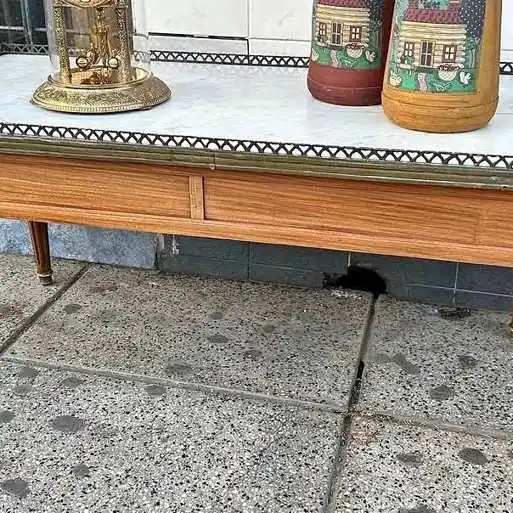Mesa de frente antigua con mármol Carrara lavada $150,000