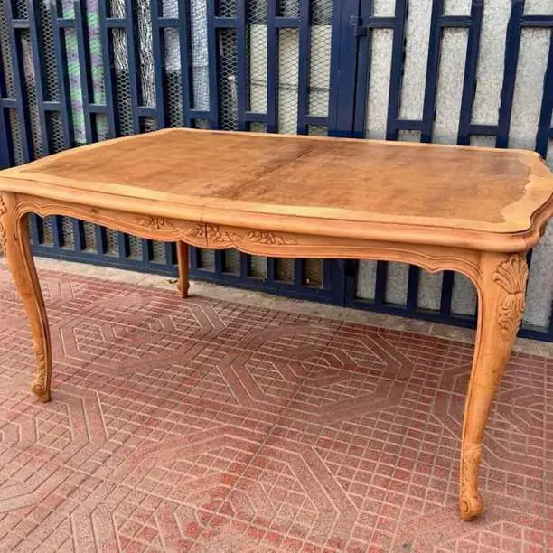 Mesa antigua lavada estilo francés valor $600.000 WhatsApp