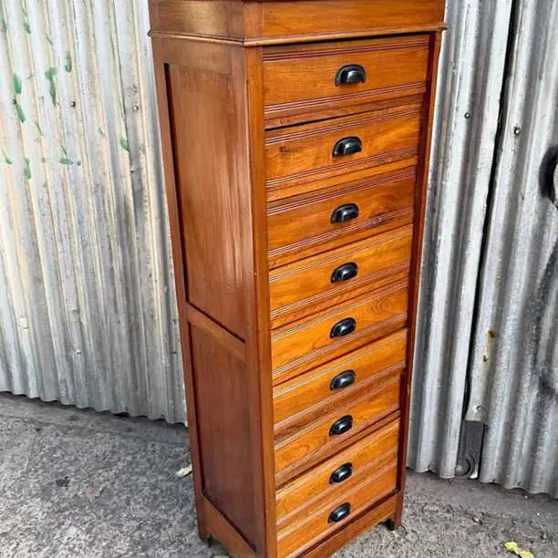 Fichero de roble antiguo digno de ver valor $590,000 más datos en la Fotos